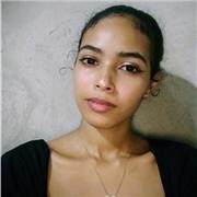 Profesora espontánea, clases de literatura explicación a los niños, logró que los niños se sientan seguros y entiendan de la forma más clara